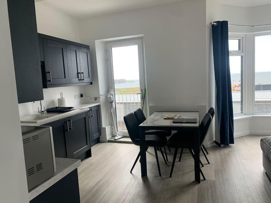 פורטראש Modern Apartment With Sea Views מראה חיצוני תמונה